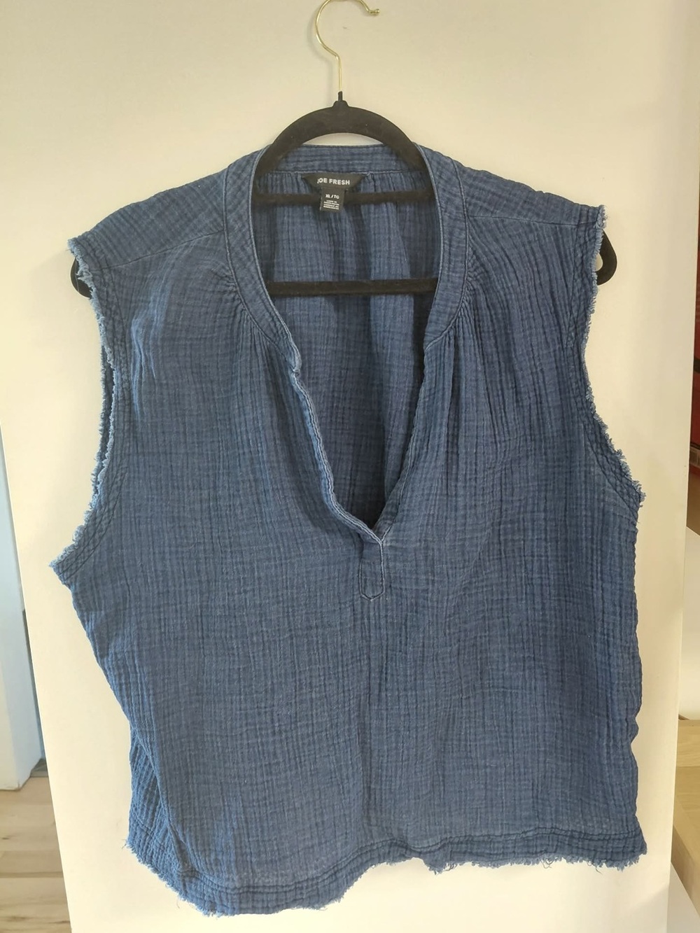 ⭐️ 3/$25 Joe Fresh Blue Sleeveless Gauze V-Neck Top XL